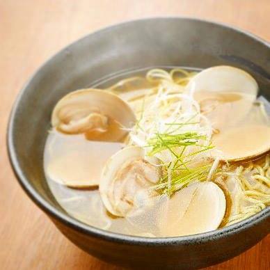 梅田のラーメン屋・はまぐり庵のラーメン