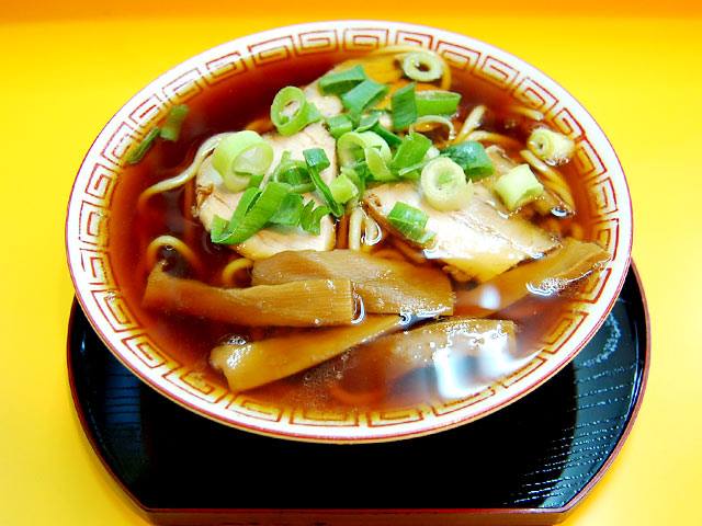 梅田のラーメン屋・中華そば 麺屋7.5Hz+のラーメン