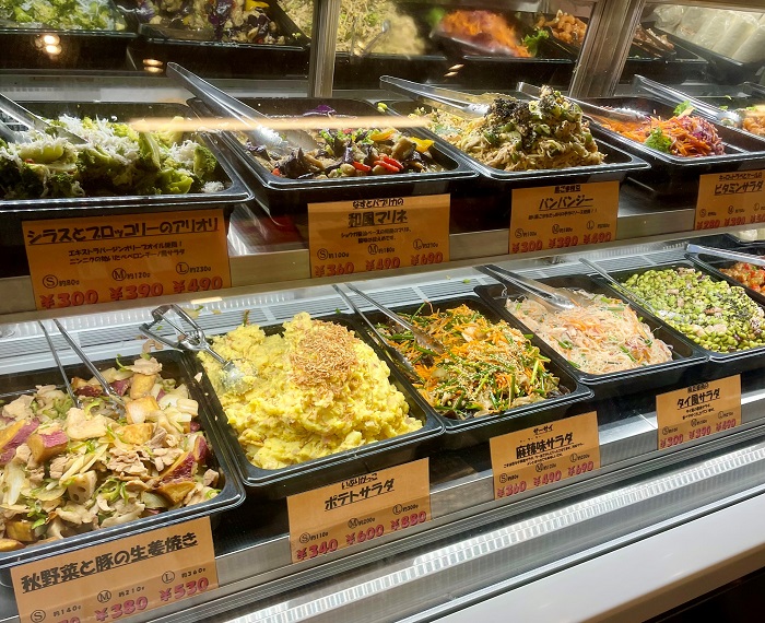 並んだ総菜