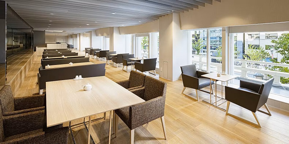 カフェラウンジ コアガリの店内