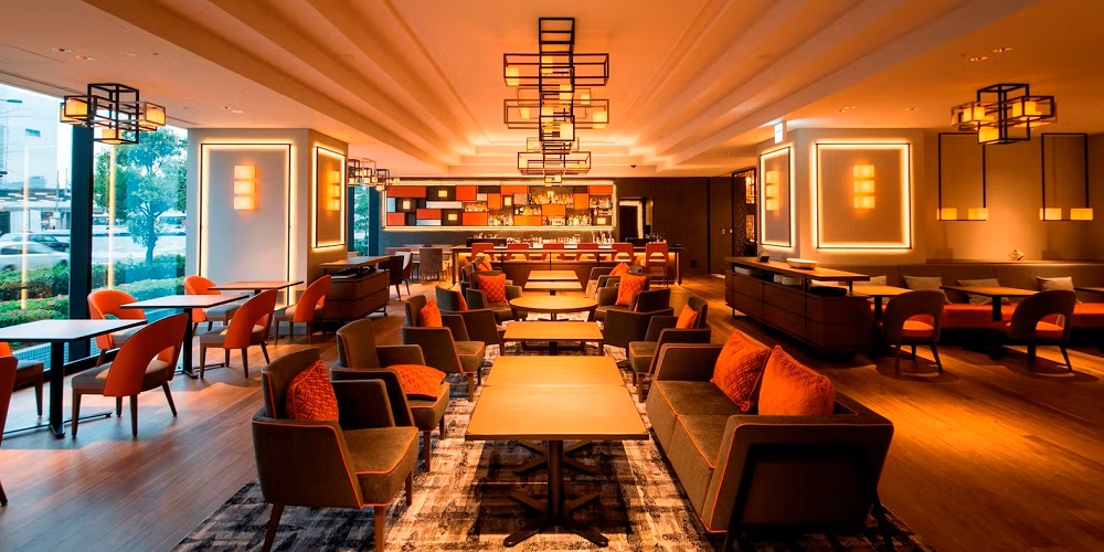 マイプレイス カフェ&バーの店内