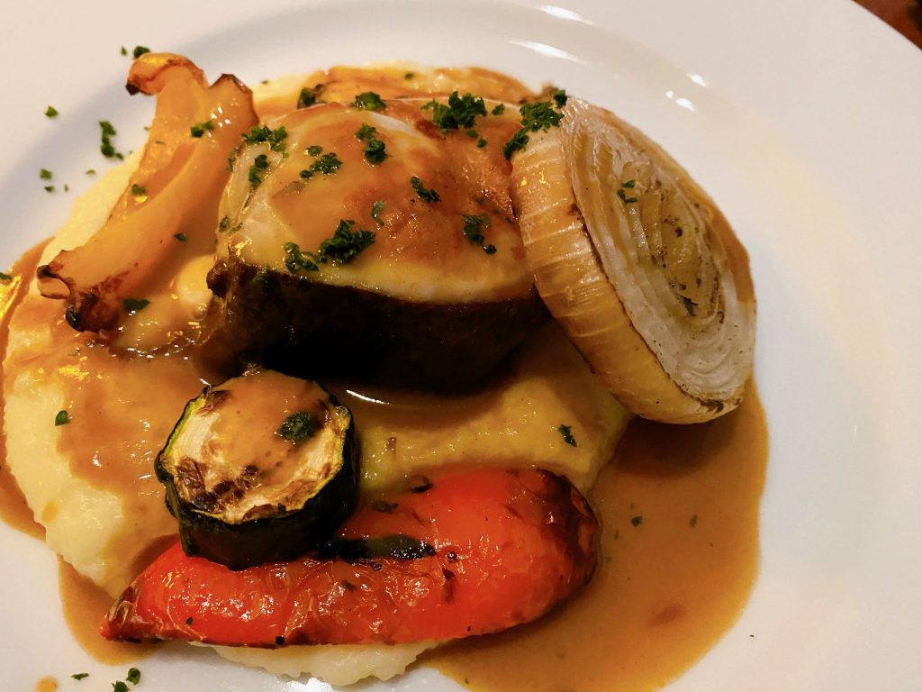 LIBERA TERRACEメインメニューの牛タンシチュー